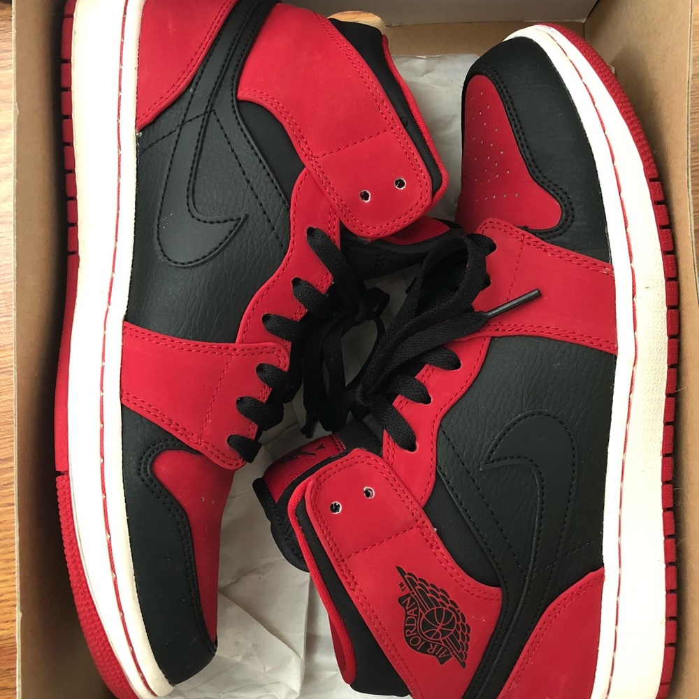 Jordan 1 Retro Mid Hi